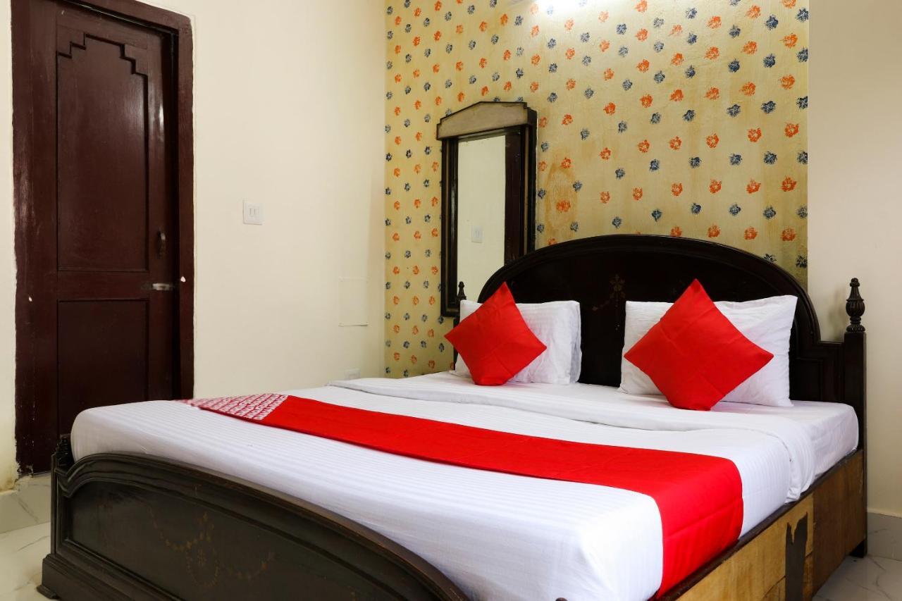 לקנאו Oyo 40431 Hotel Amar Prem מראה חיצוני תמונה